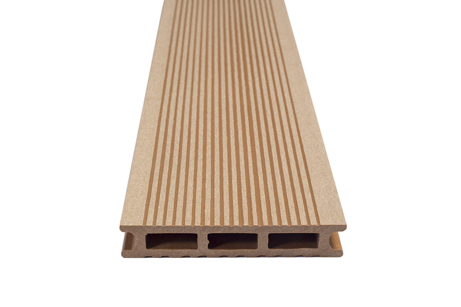 wpc-decking-savadeck-premium-wood-02_3591.webp